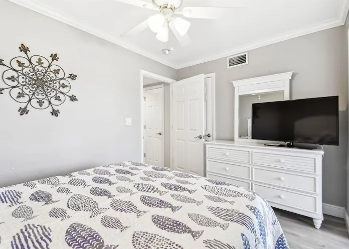 Waterfront Resort-style 3 Min To Beach! * Clearwater Beach