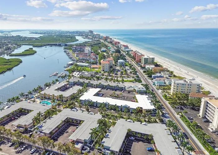 Waterfront Resort-style 3 Min To Beach! Apartamento