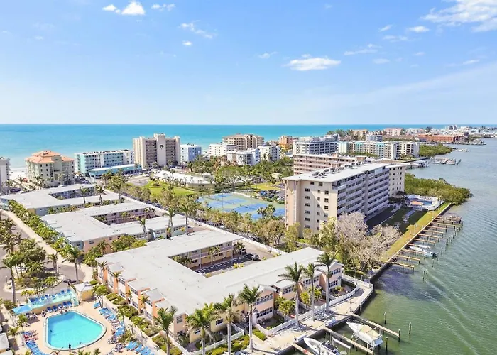Waterfront Resort-style 3 Min To Beach! Apartamento *