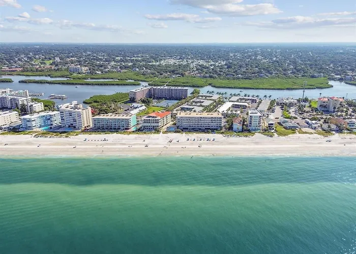 Waterfront Resort-style 3 Min To Beach! *